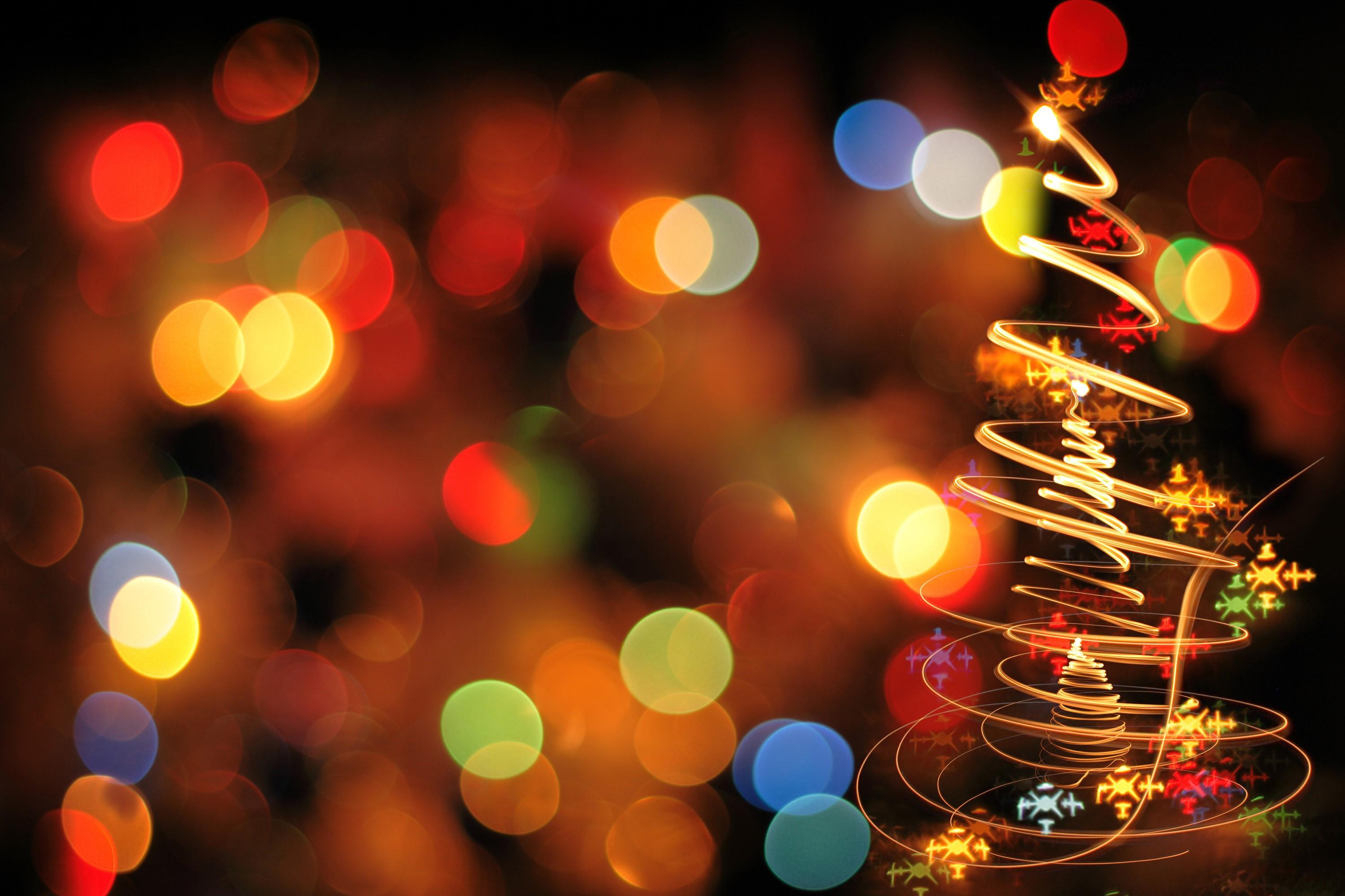 christmas-tree-and-lights.jpg