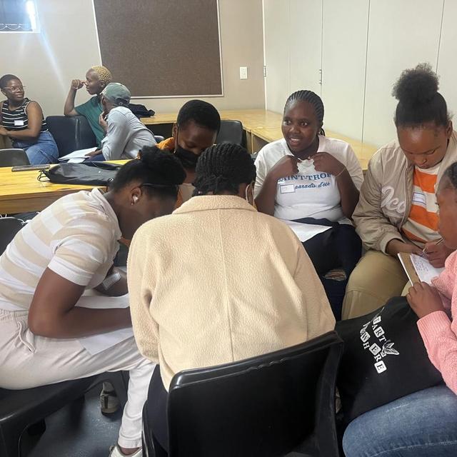 Help The Field Lab's d-lab programme with 15 volunteers for Unemployed youth