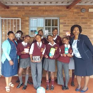 #LeanersDignity&Hygiene - Siyamthanda Care Projects donated pads @Rondebullt Sec. School