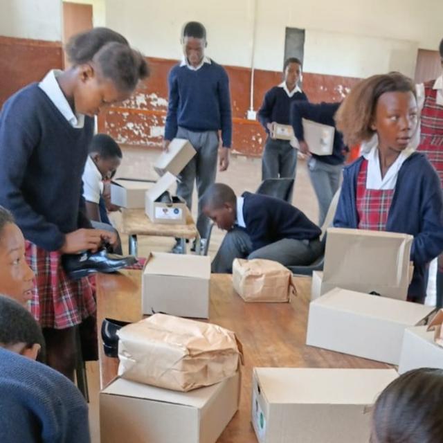 Help MHONTO EDUCATIONAL FOUNDATION with 5 volunteers for Children