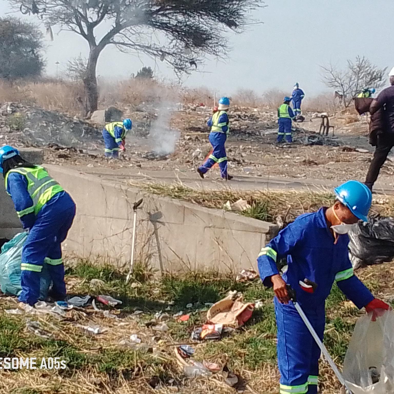 Wastes Collections along the Bridges