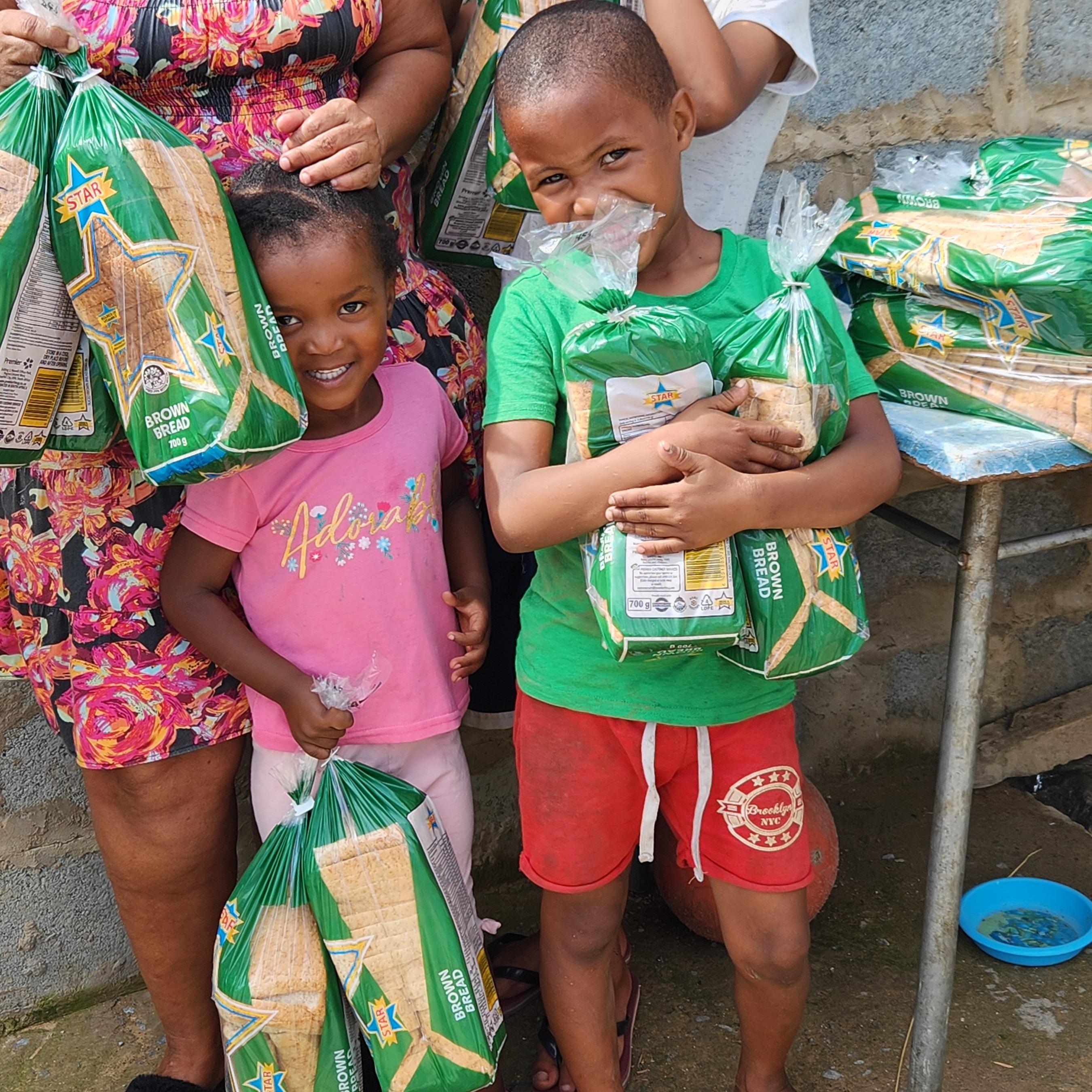 With 11 feeding projects daily we provide food to over 4000 children in need