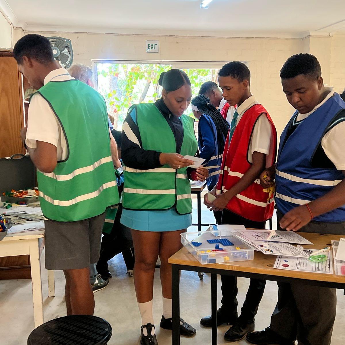The Lynedoch Youth Hub works to catalyze transformative change in the lives of the youth in Lynedoch by integrating healing and imagination as foundational practices. This is done through a High School Programme that offers daily after-school activities, and a Youth-in-Transition Programme designed for school leavers who aren’t currently studying or employed.