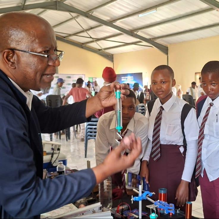 Lucas Ntuli showing learners how exciting science can be