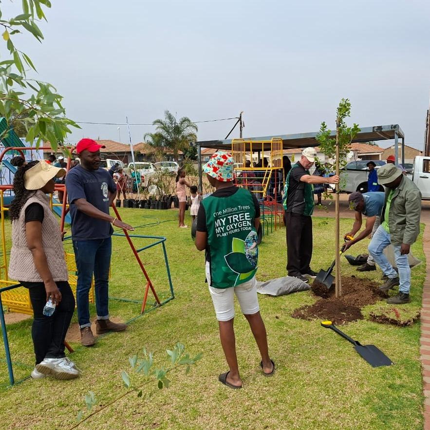 2025 Community Greening, Glenway