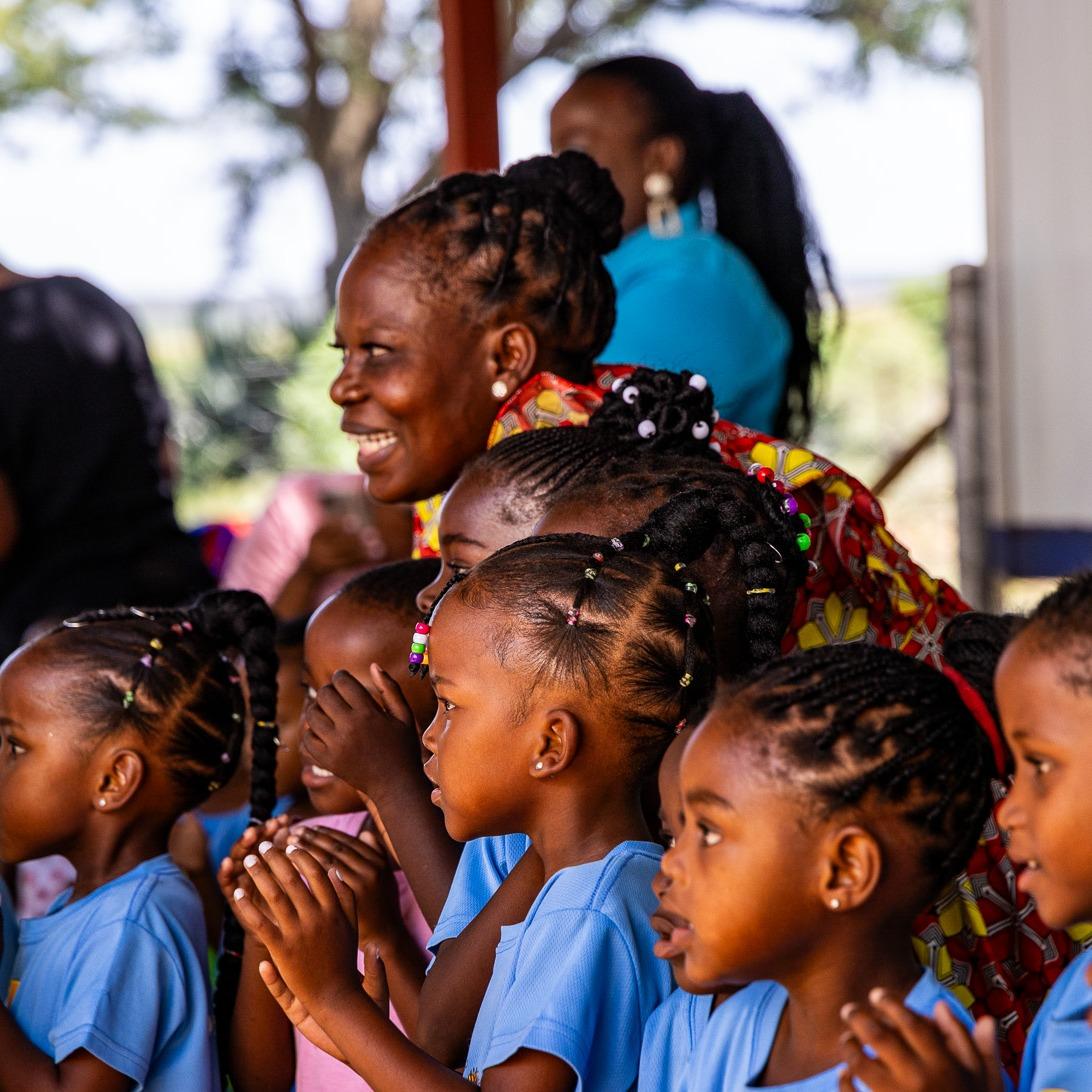 Valencia with the farmworker children of LDC.