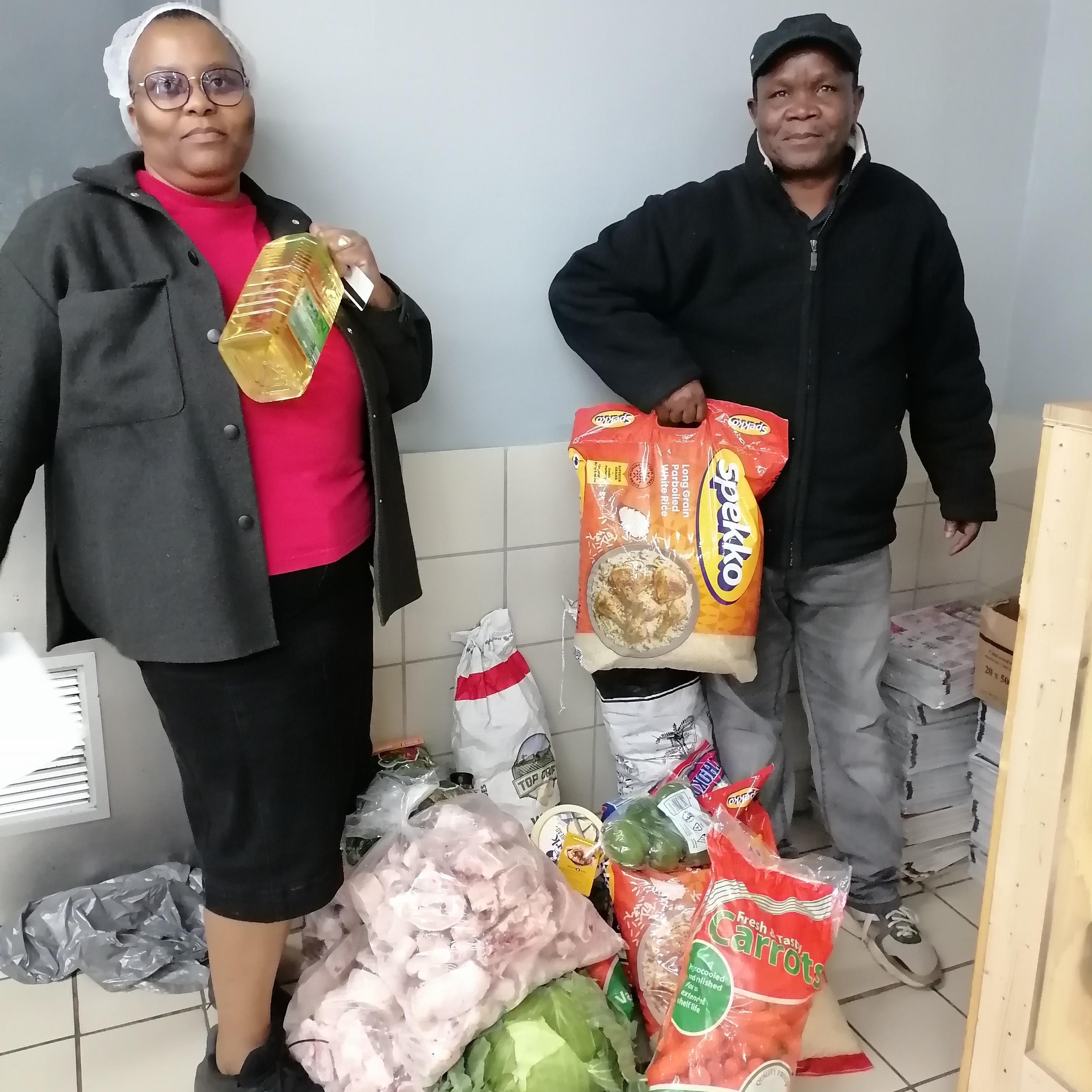 I'm getting some sponsorship from #BoxerStores so as to prepare food to community benificiaries