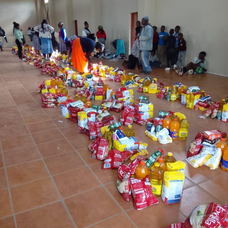 I'm giving a joy to communities support them with #FoodParcels