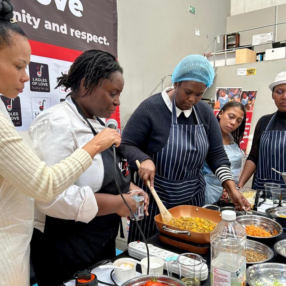 Demo cooking workshop with principals, practitioners and cooks with Chef Jane