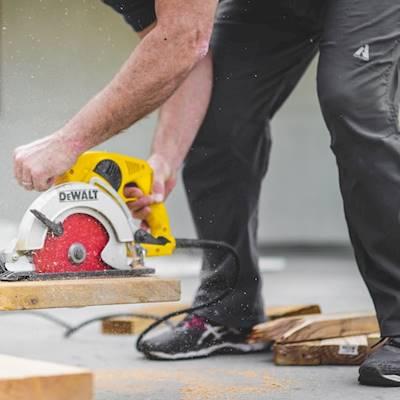 Help Initiatives of Change with 40 volunteers for Mentoring men .