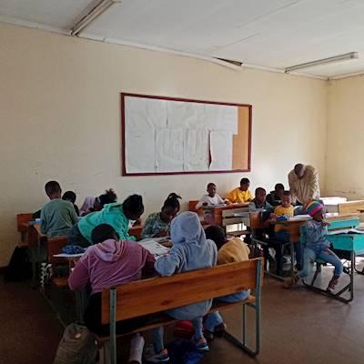 Help Sakh'ulwazi Foundation with 5 volunteers for Tutoring learners in 7-12