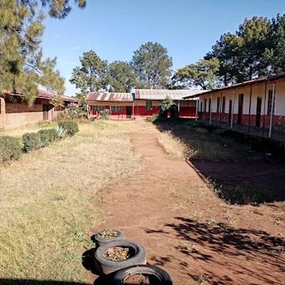 Help Sakh'ulwazi Foundation by Paint for Paint School walls