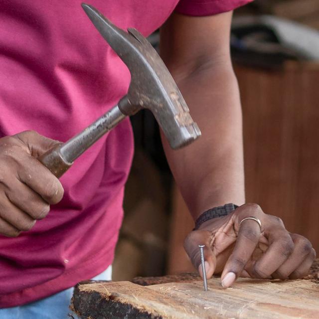 Help Lejwe La Thuso Community Services with 15 volunteers for Volunteering with clean up and maintenance tasks