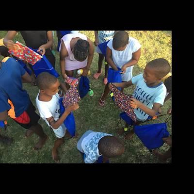 WOW, look at these lovely big pencil bags!