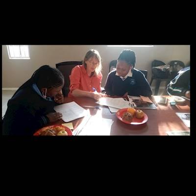 Help Rays of Hope with 5 volunteers for tutoring at Rose Act Saturday School