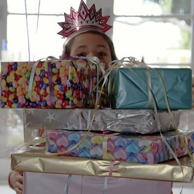 Help Cupcakes of Hope by donating Birthdays presents for for our cancer warriors