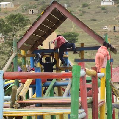 Help Khula Community Centre with 5 volunteers for painting our creche Jungle-Gym and Playground area