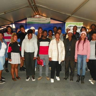 Help Initiatives of Change with 20 volunteers for Men and women