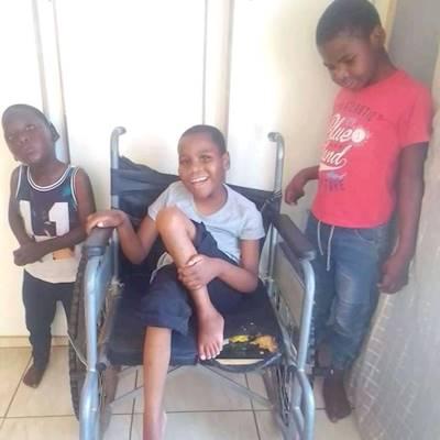 Help Maretlagadi Welfare Centre with 5 volunteers for Helping with speech therapy service to our beneficiarie